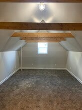 Building Photo - 2122 House Ave