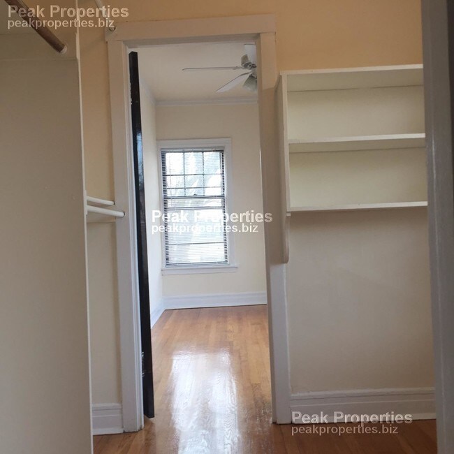 Foto del edificio - 1615 Ridge Ave