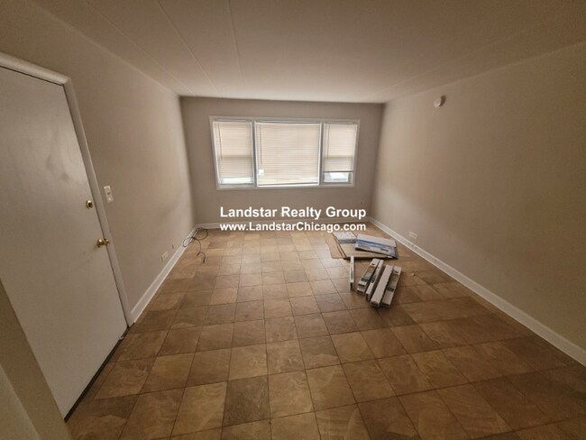Building Photo - 3824 25th Ave