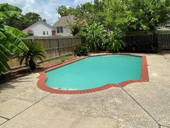 Foto del edificio - 20736 Fawnbrook Ct