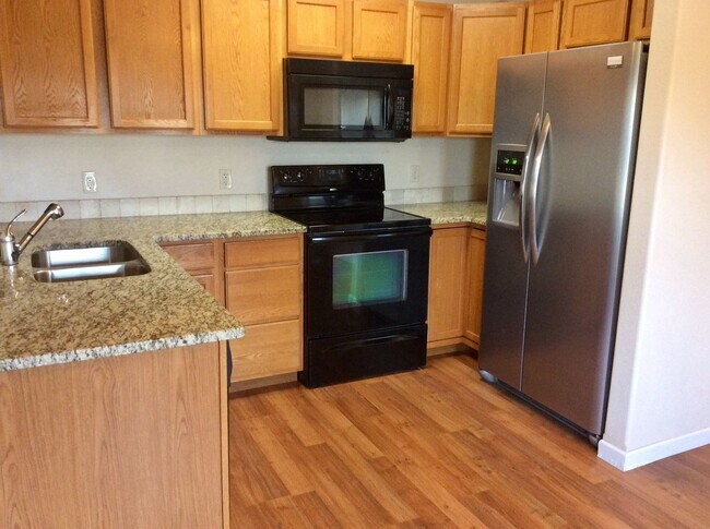 Foto del edificio - Spacious Condo for Rent in Dickinson