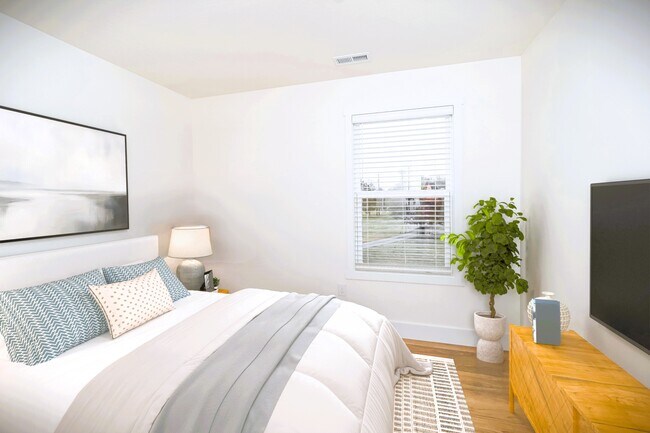 Building Photo - 2448 Legg Ln