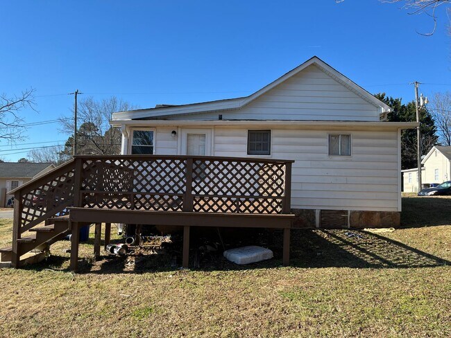 Building Photo - One Level Living with Central Air