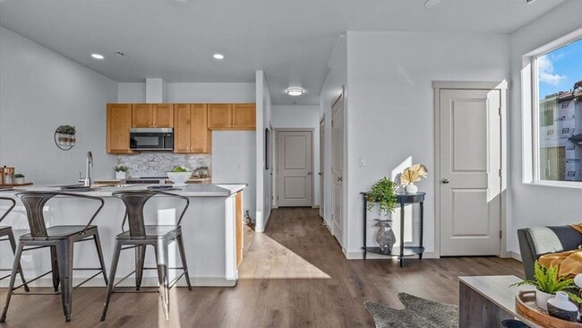 Building Photo - Caspian Way