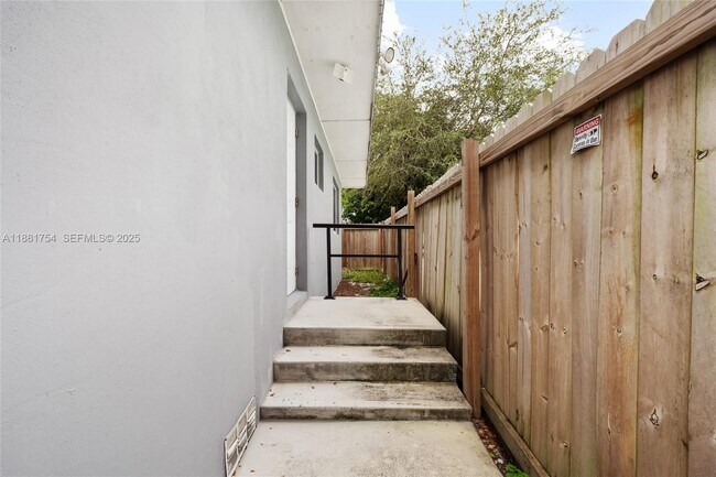 Foto del edificio - 1850 NW 92nd St