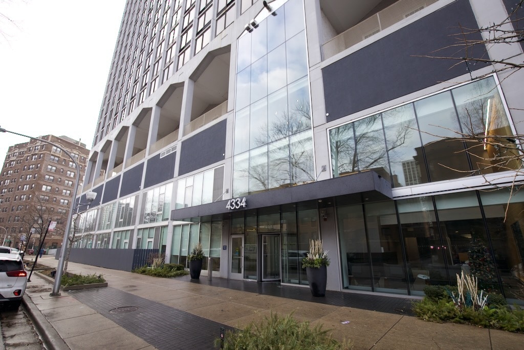 1835 W Montrose Ave Unit 012, Chicago, IL 60613 Condo for Rent in