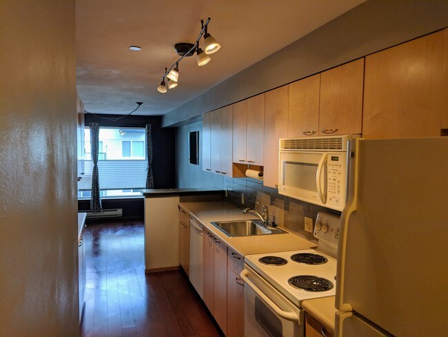 Building Photo - 12334 31st Ave NE