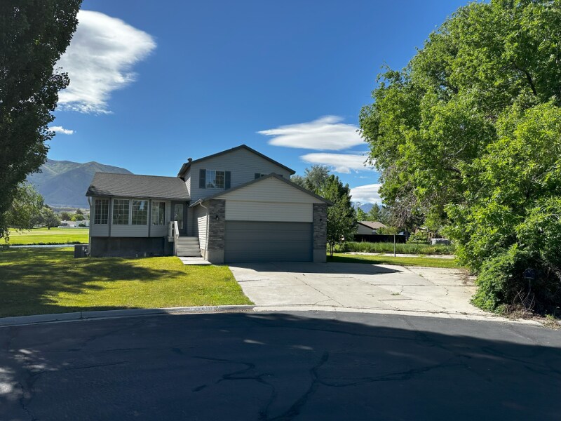 Foto principal - 460 Country Club Dr