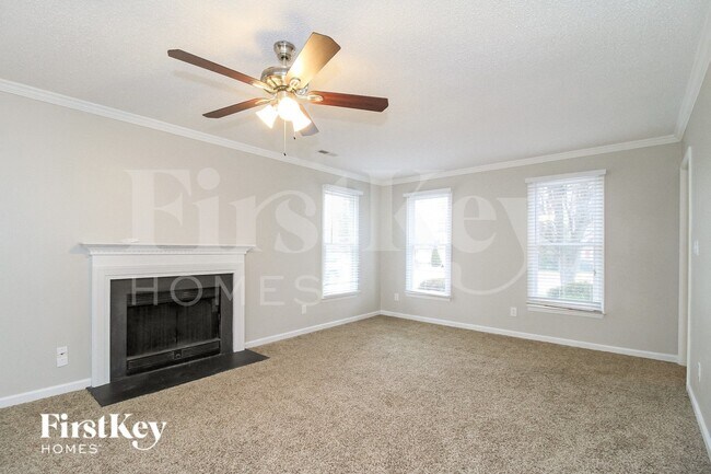 Foto del edificio - 3302 Sparrowhawk Dr