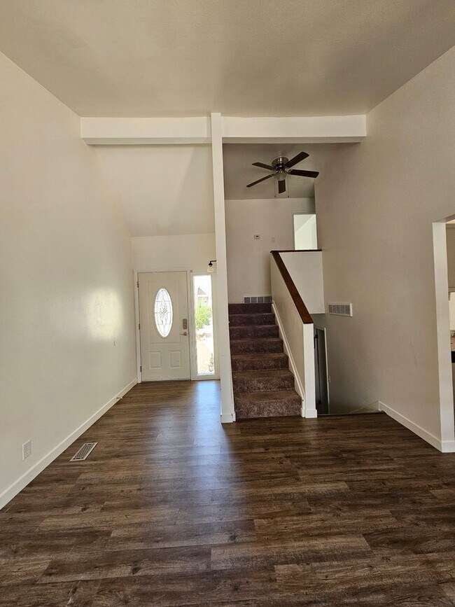 Foto del edificio - 4-Bedroom Taylorsville Home with Fenced Yard & 2-Car Garage