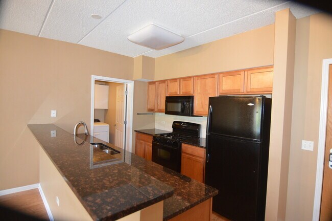 Building Photo - 3501 Wellington Ct