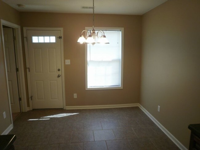 Building Photo - Luxury 2 Bedroom in a Great Location!!