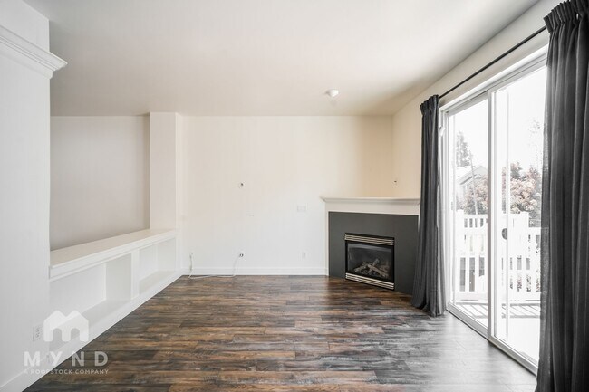 Building Photo - 13908 NE 23rd Ave