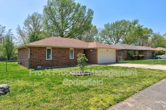 Building Photo - 1022 W McGee St