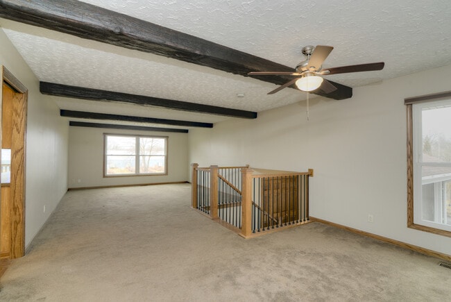 Building Photo - 1070 Center Dr