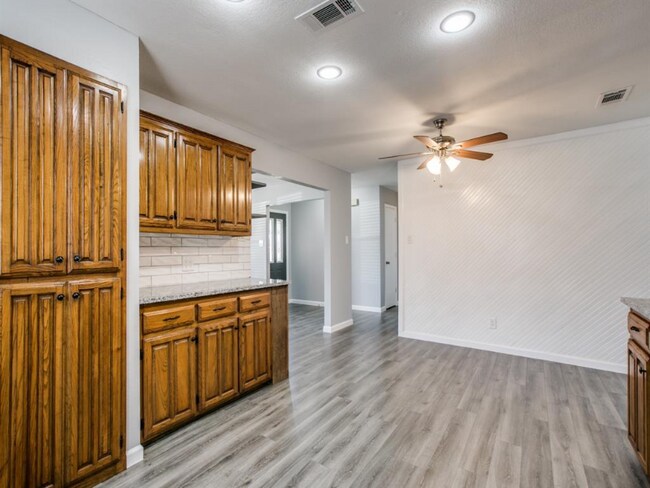 Foto del edificio - 1504 Ridge Ct