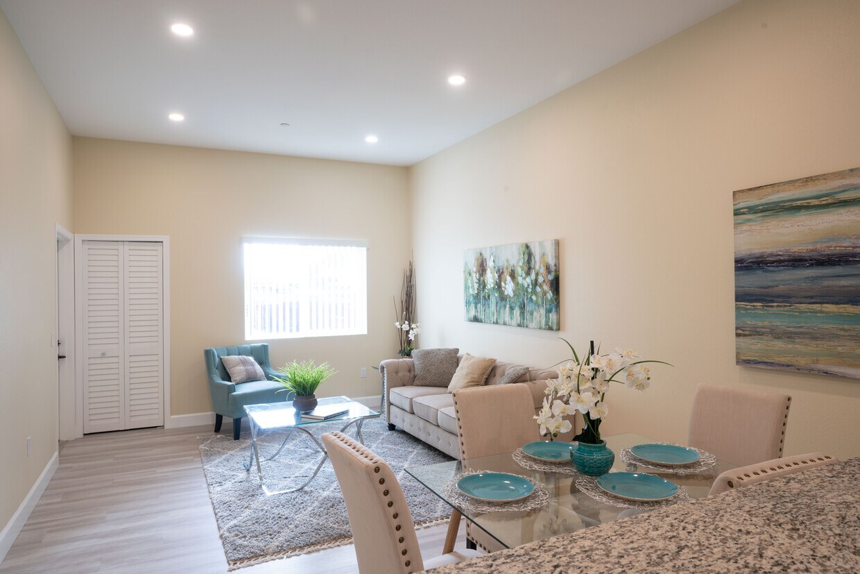 Foto principal - 2295 Ulric St