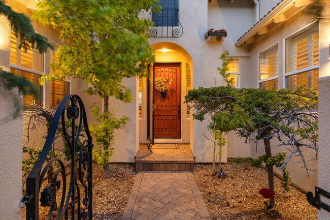 Foto del edificio - Elegant Arrowcreek Home!