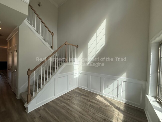 Building Photo - 3833 Thistleberry Rd