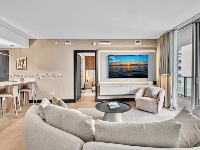 Foto del edificio - 1300 Brickell Bay Dr