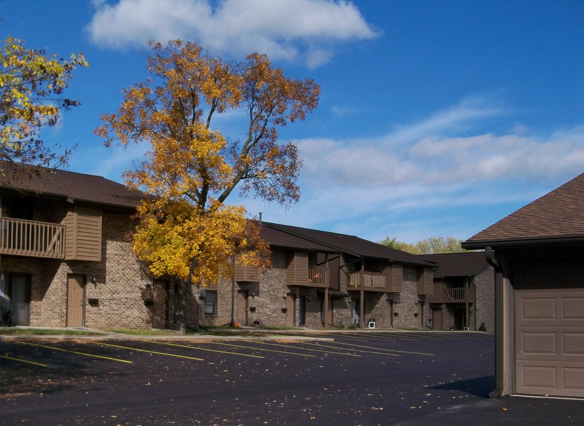 Primary Photo - Green Oak Apartments