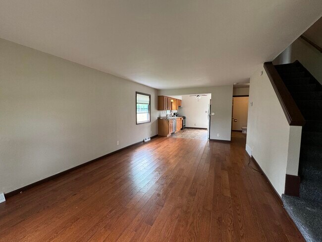 Building Photo - 6455 N 106th St