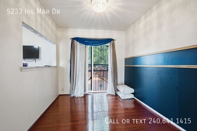 Building Photo - 5233 Hil Mar Dr-