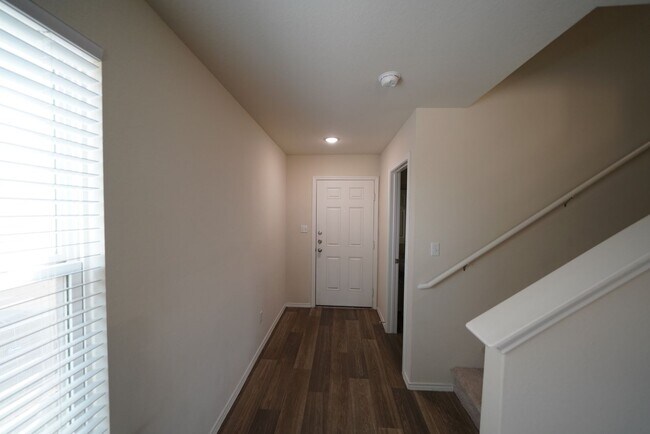 Building Photo - Beautiful home now available. Realtor Comm...