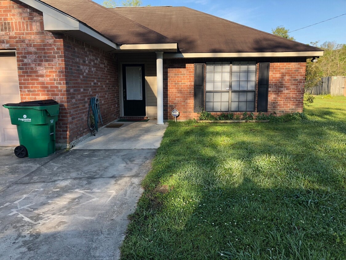 48011 Laura Rogers Rd, Tickfaw, LA 70466 House Rental in Tickfaw, LA