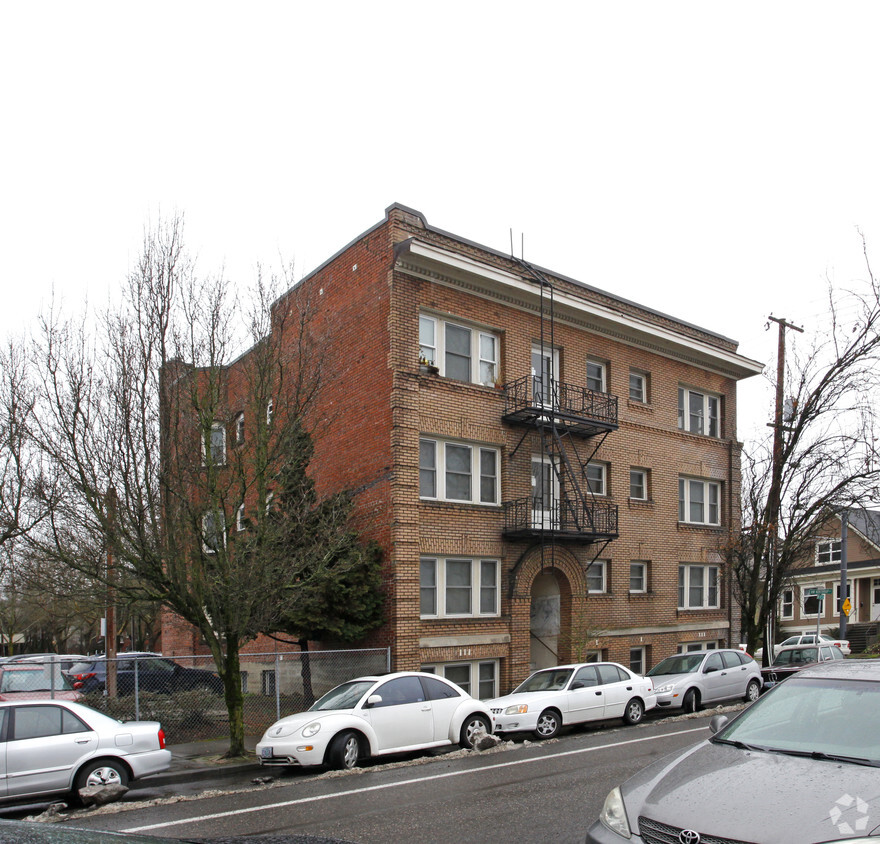 Building Photo - Cheltanham Apartments