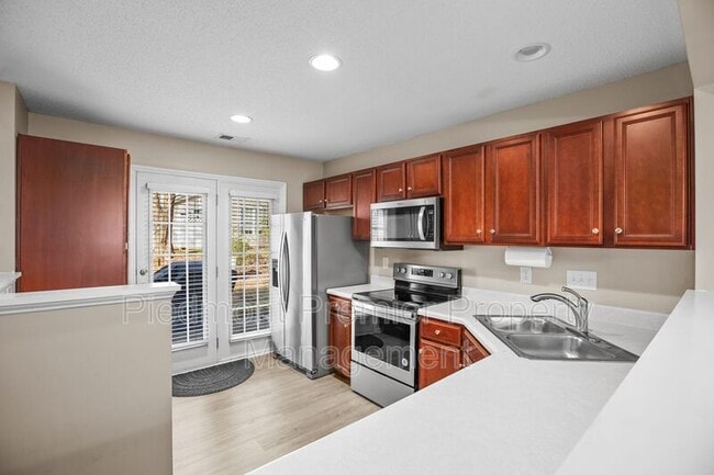Building Photo - 72 Scott Hollow Dr