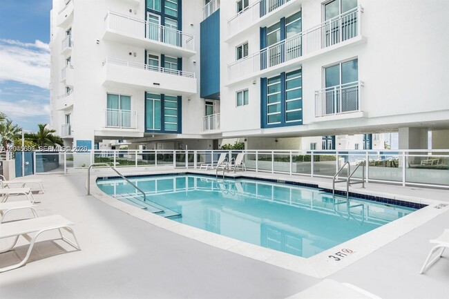 Building Photo - 7600 Collins Ave