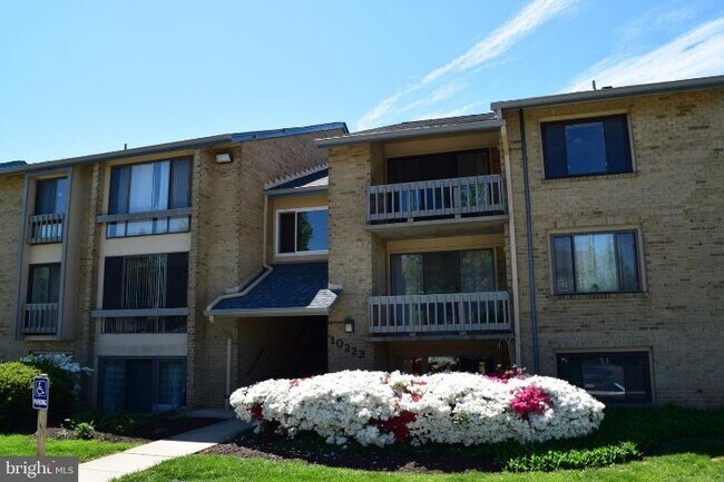 Building Photo - 10223 Valentino Dr