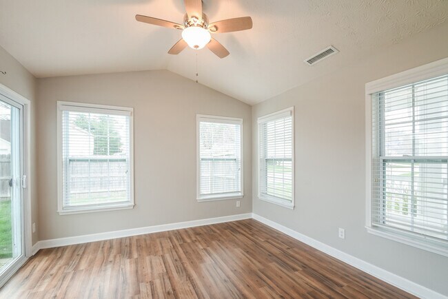 Building Photo - Wonderful 3 Bedroom