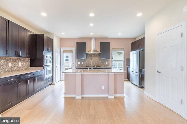 Foto del edificio - 9427 Canonbury Square