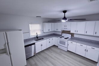 Building Photo - 1190 Hazel St