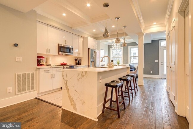 Cocina - 241 Rock Creek Church Rd NW