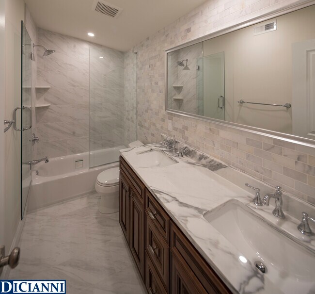 in suite master bathroom with double sinks - 1624 Pine St