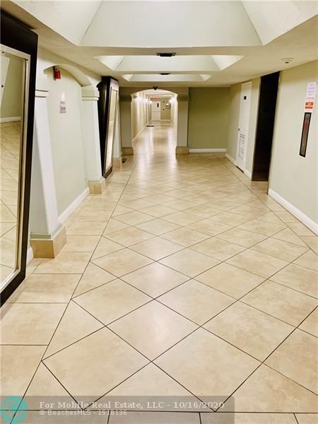 Foto del edificio - 701 NW 19th St