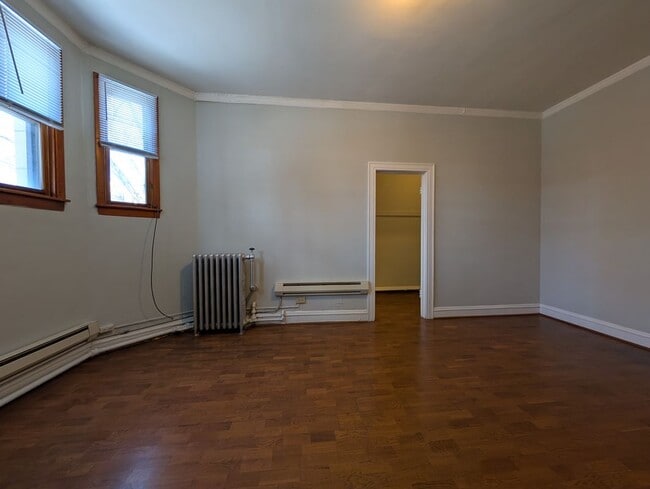 Building Photo - 4631 N Paulina St