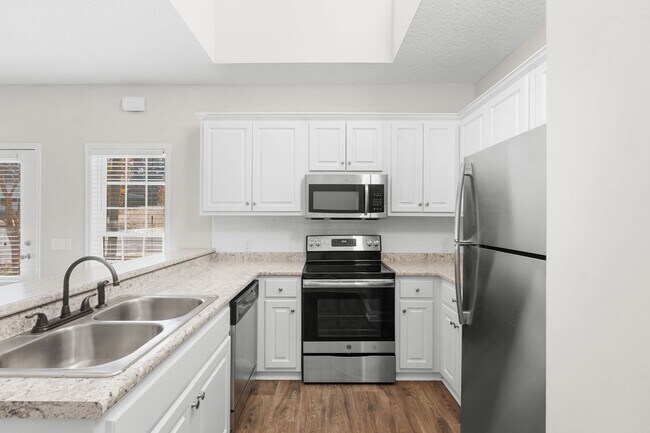 Foto del edificio - 27 W Grady St