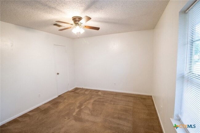 Building Photo - 703 Traci Dr