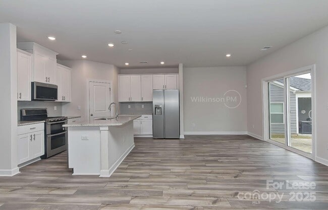 Foto del edificio - 4104 Armstrong Farm Dr