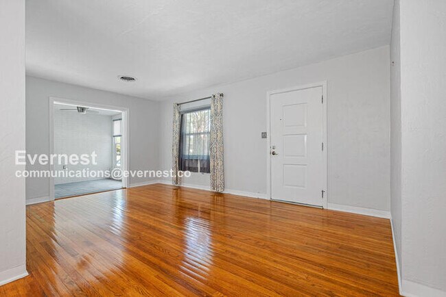 Foto del edificio - 5600 Tangerine Ave S