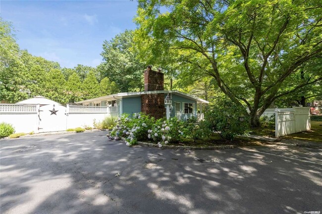 Building Photo - 9 Mobrey Ln