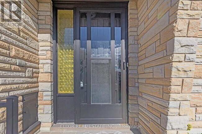 Building Photo - 246 Thaler Ave