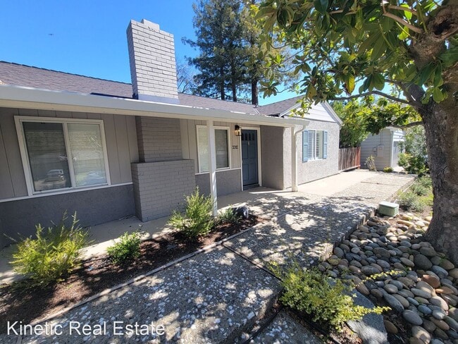 Building Photo - 5 br, 2 bath House - 3312 N Lucille Ln.