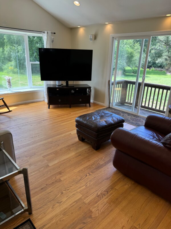 Foto del edificio - 342 Needham St