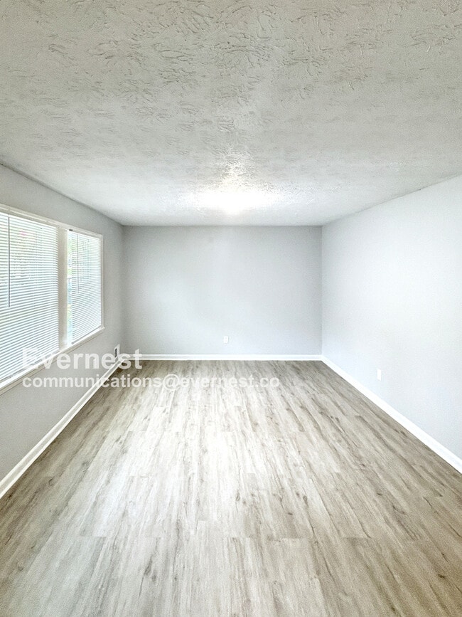 Foto del edificio - 8802 Homewood Dr