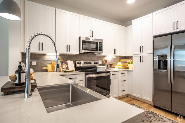 1BR, 1BA - 704SF - Kitchen - The Olsen